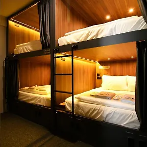 2* Capsule hotel Wink At Mccallum Street